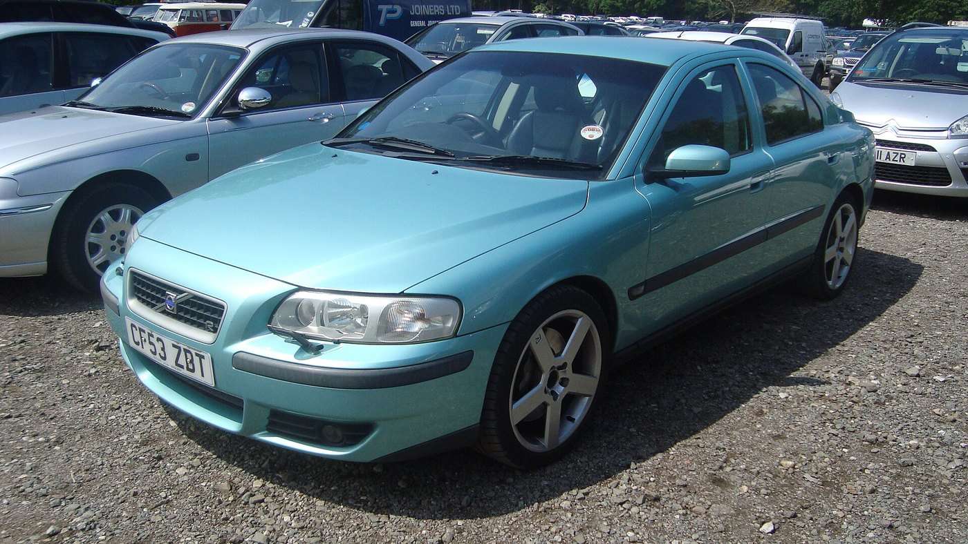 2004 Volvo S60 R side profile