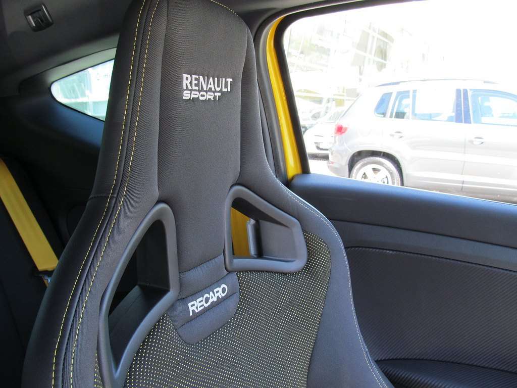 Renault Mégane Renaultsport 265 front seats and cabin