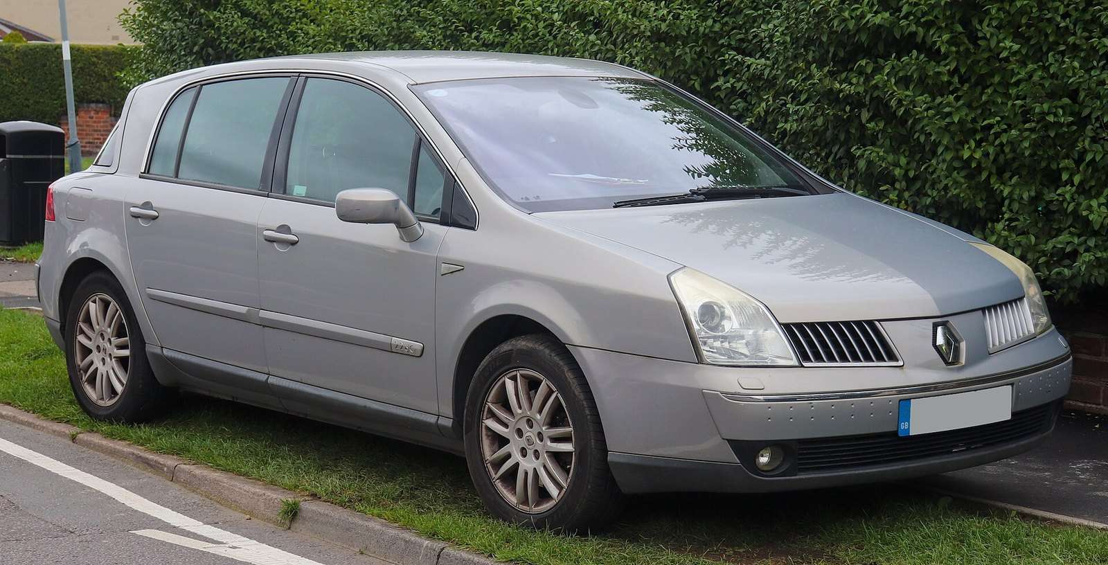2002 Renault Vel Satis Privilège front view