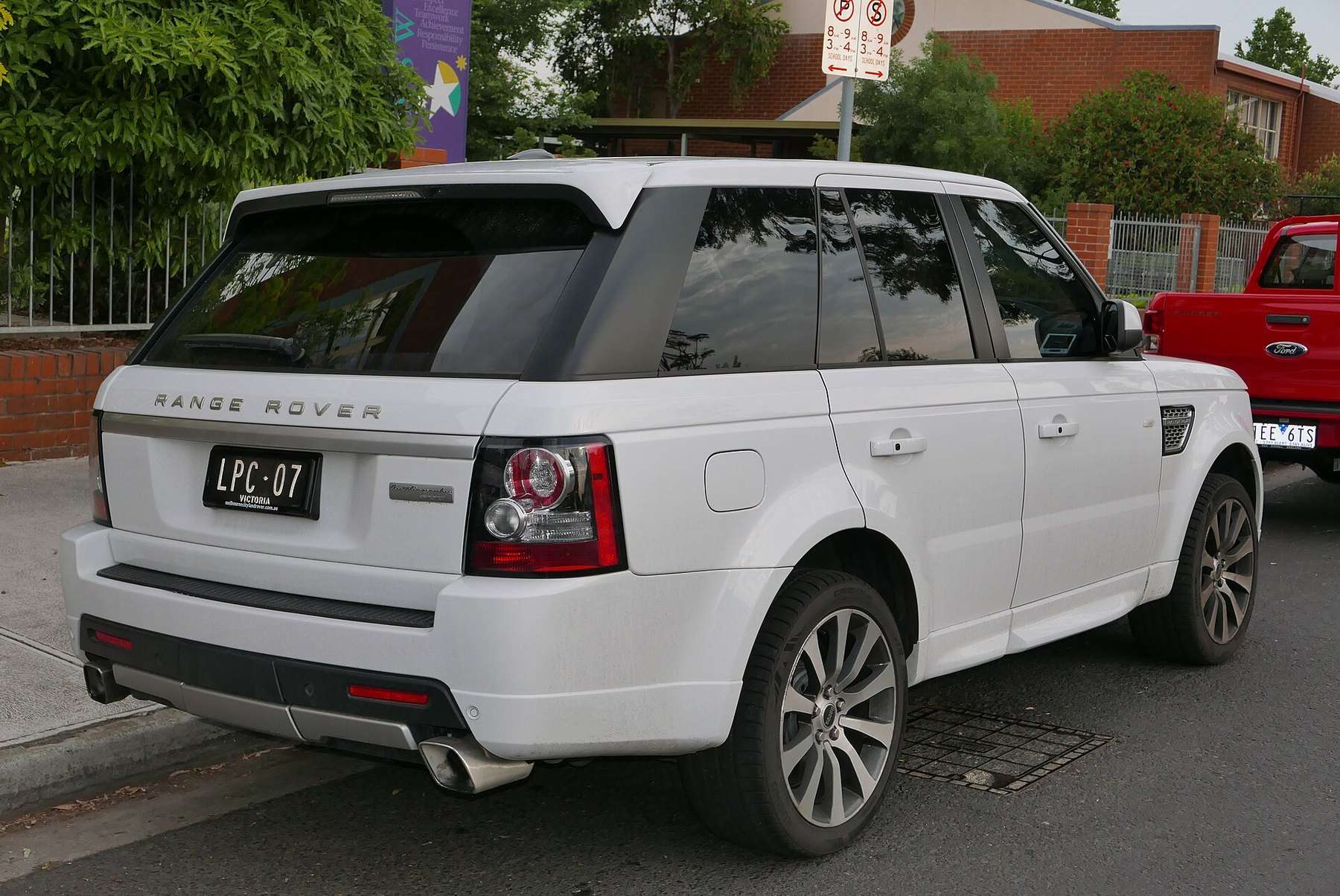 Range Rover Sport L320 Supercharged Autobiography rear view