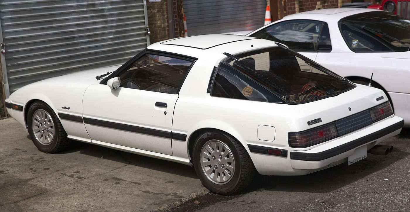 1985 Mazda RX-7 GSL-SE rear three-quarter view