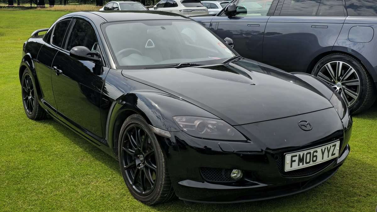 2006 Mazda RX-8 PZ front three-quarter view