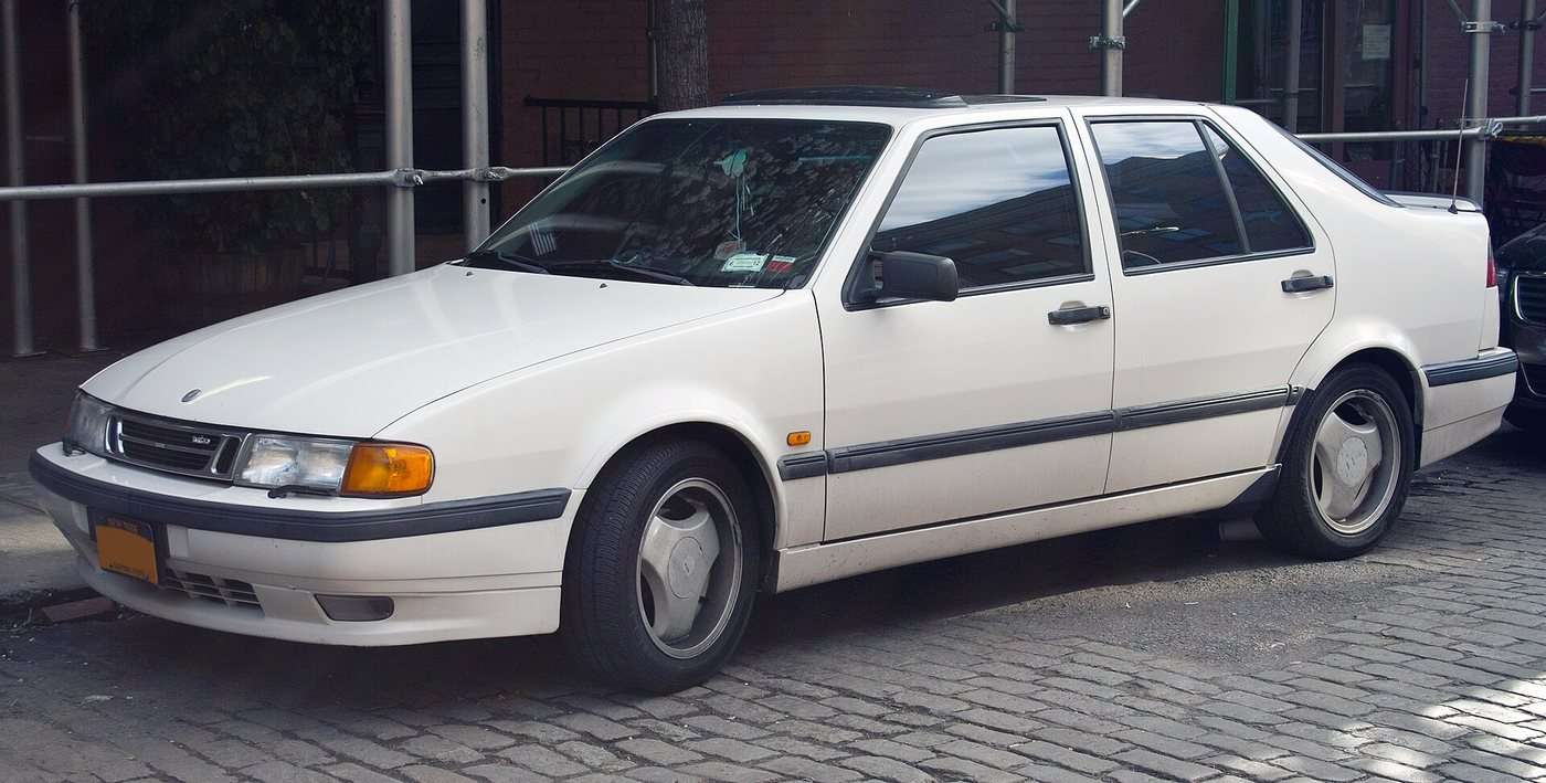 1994 Saab 9000 Aero front view