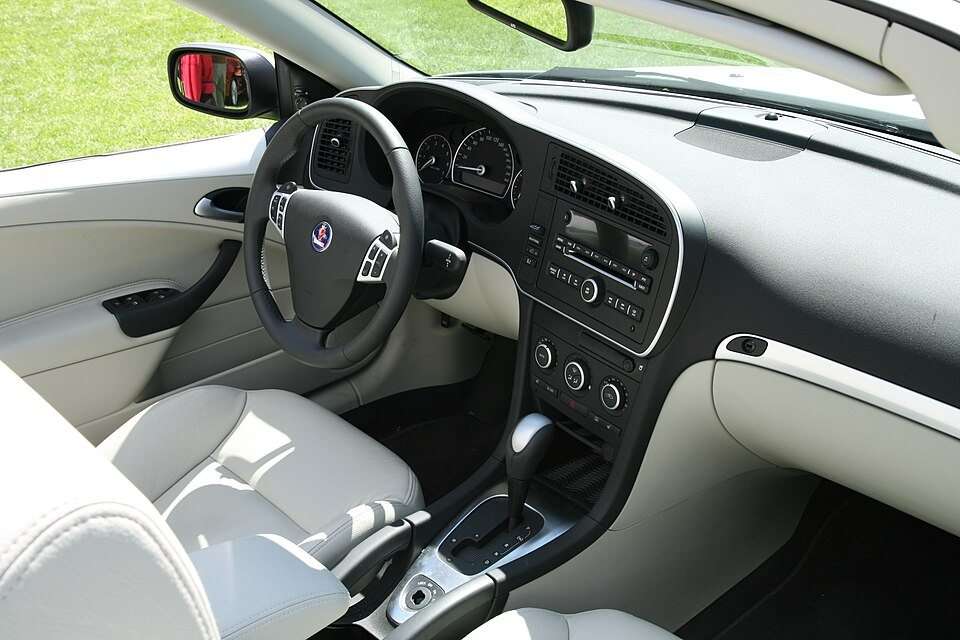 Second-generation Saab 9-3 Convertible interior