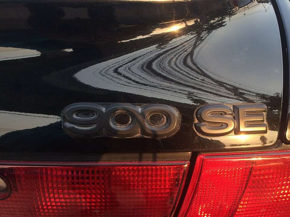 Saab 900 SE rear badge detail