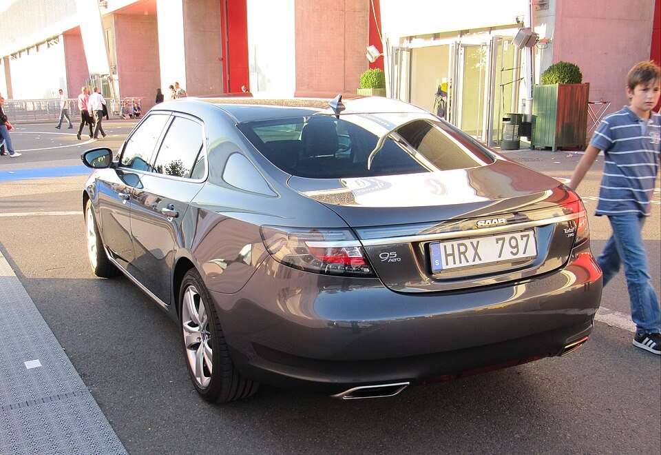 Second-generation Saab 9-5 rear three-quarter view