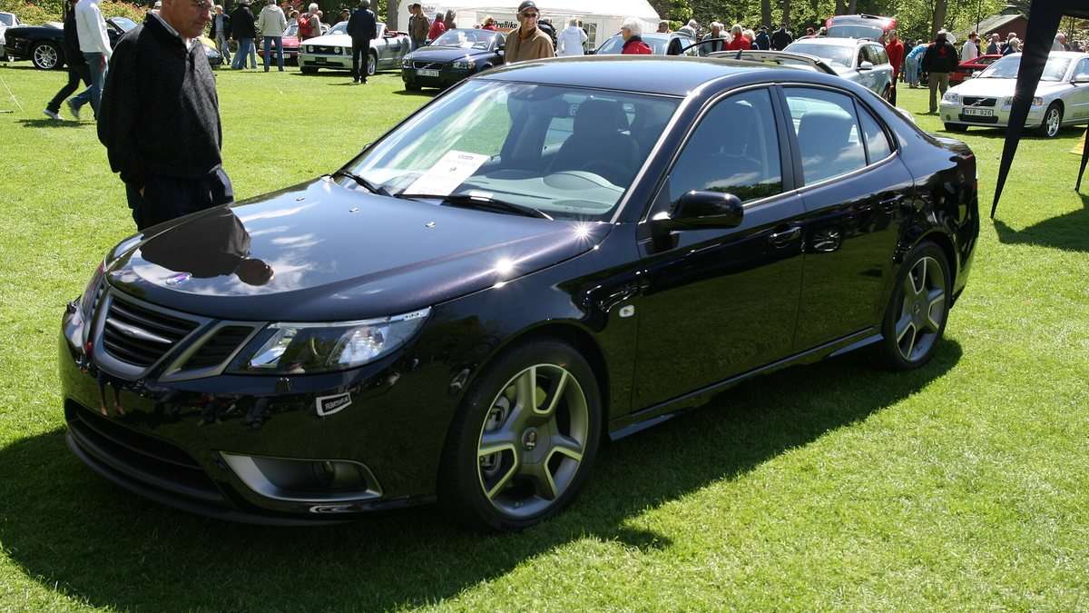 Saab 9-3 Turbo X front three-quarter view
