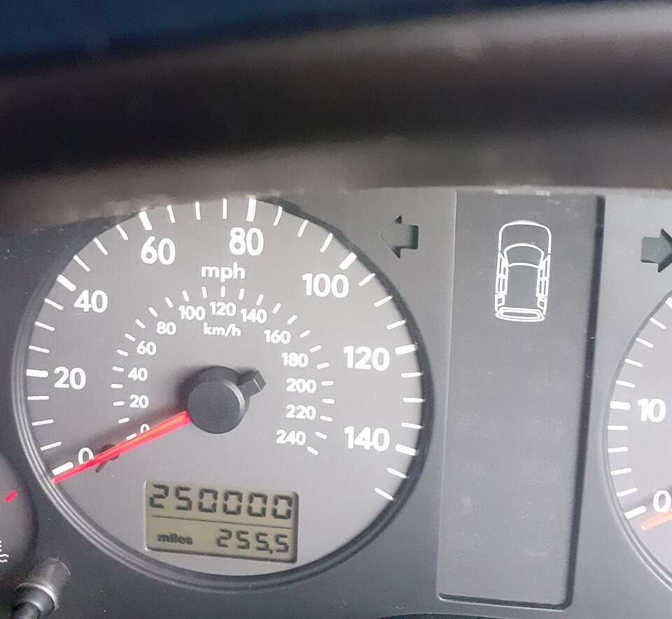 SEAT Alhambra odometer showing 250,000 miles