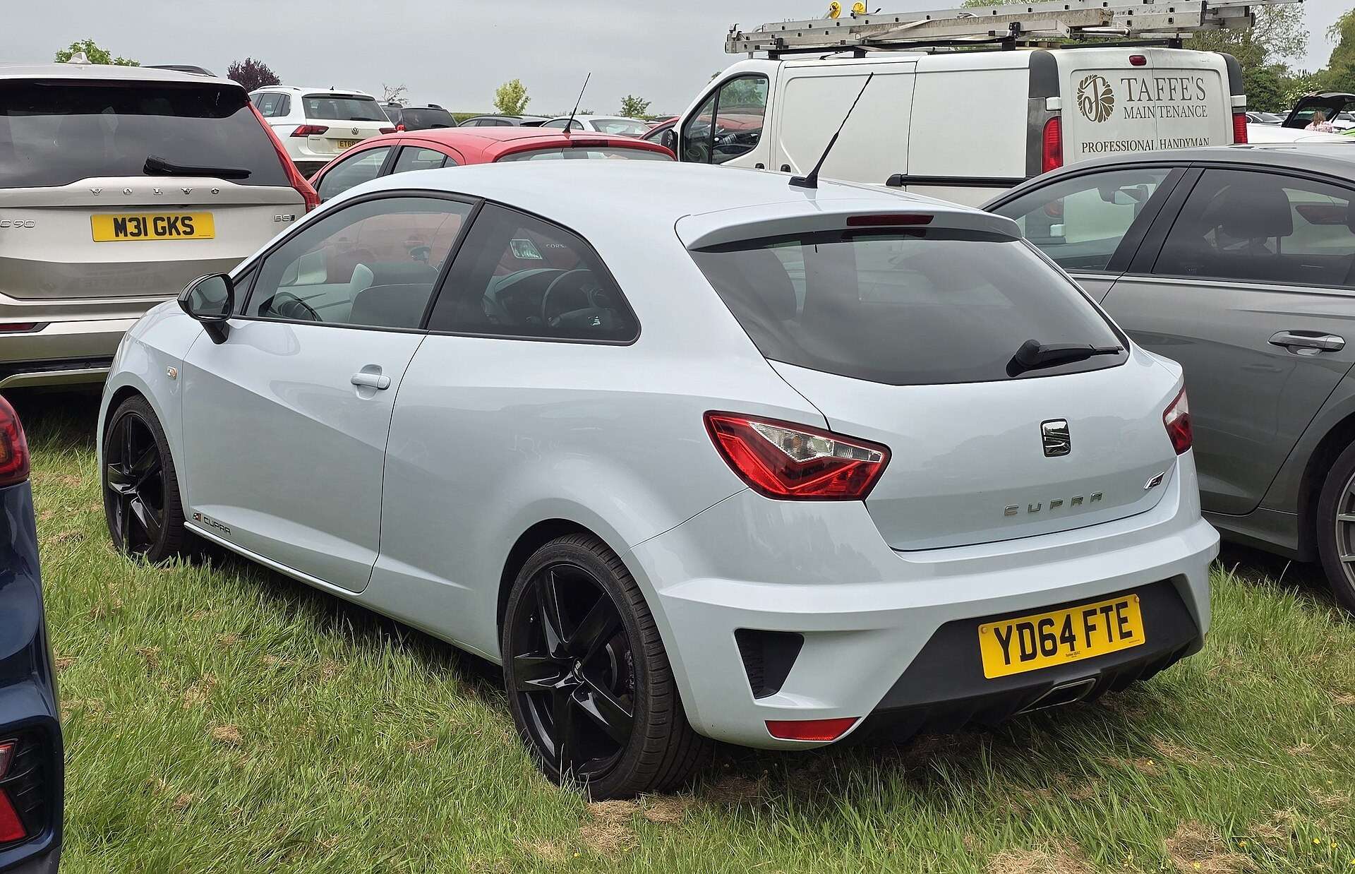 2014 SEAT Ibiza Cupra TSI rear three-quarter view