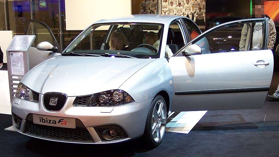 Silver SEAT Ibiza 6L FR at a motor show