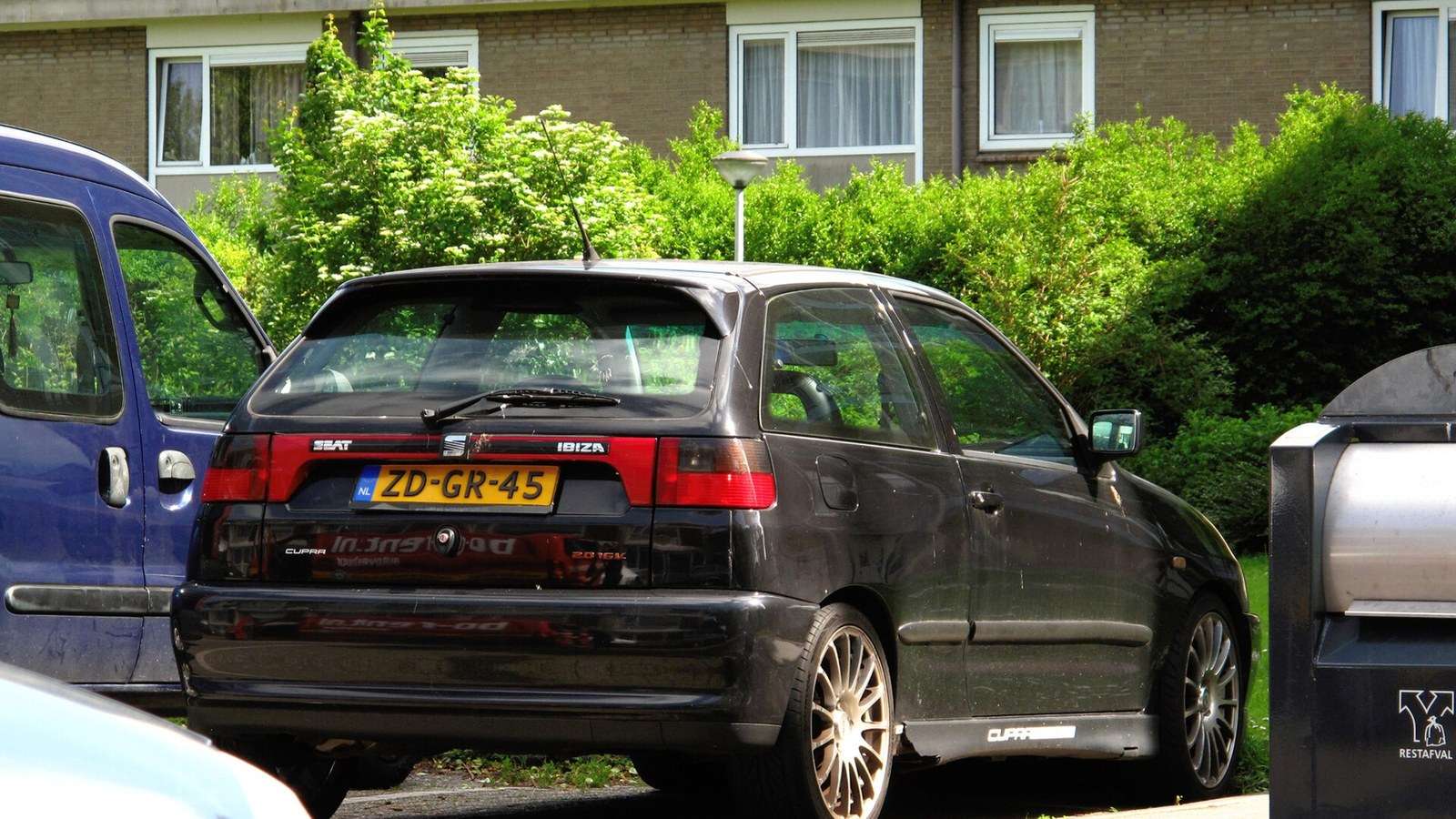 1999 SEAT Ibiza GTI Cupra front three-quarter view