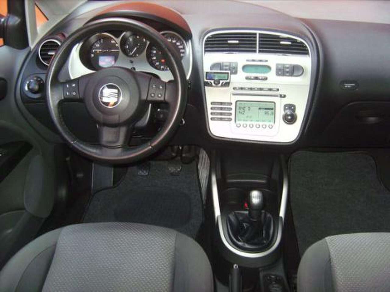 SEAT Toledo Mk3 dashboard and front cabin