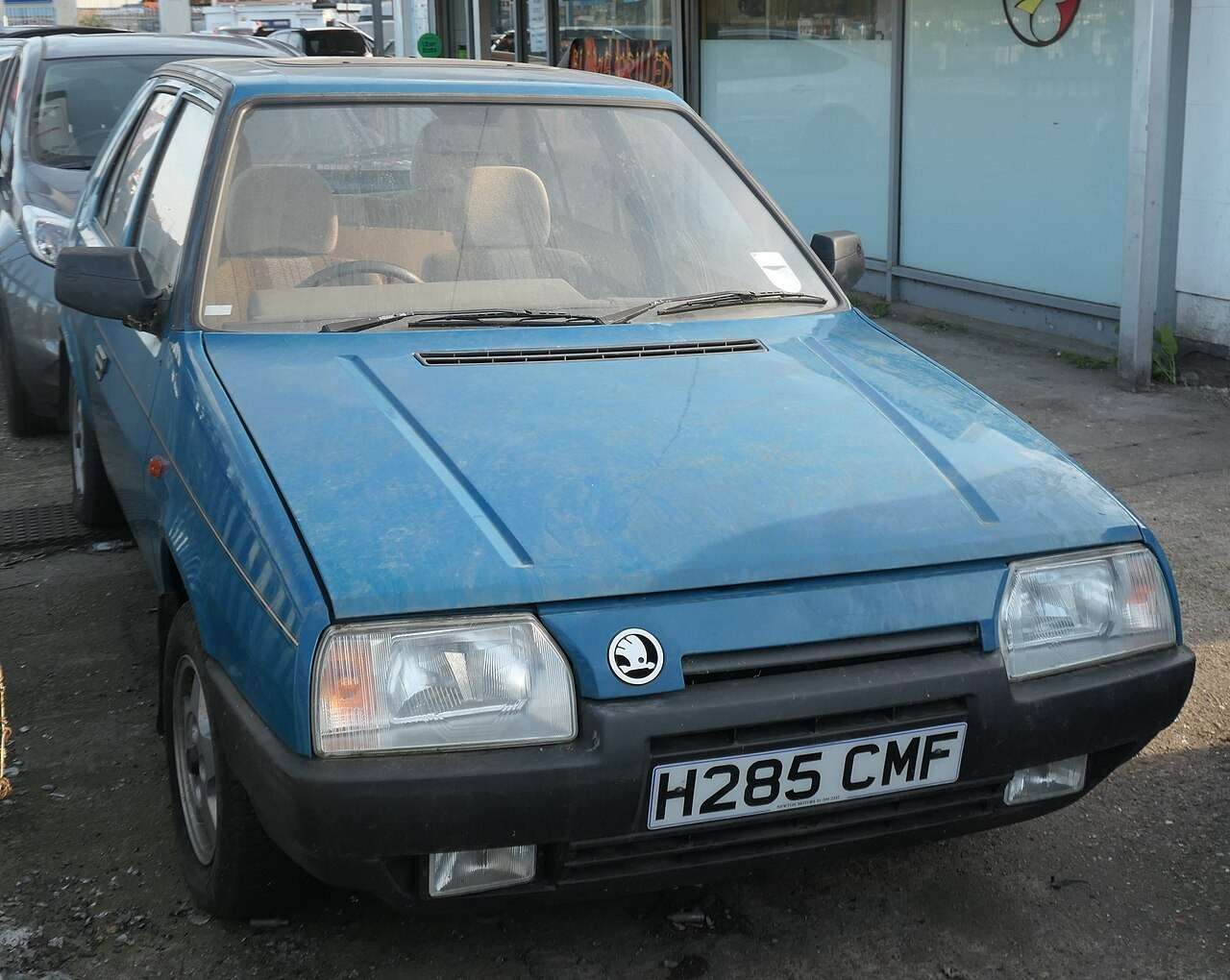 1991 Škoda Favorit 136 LS front three-quarter view