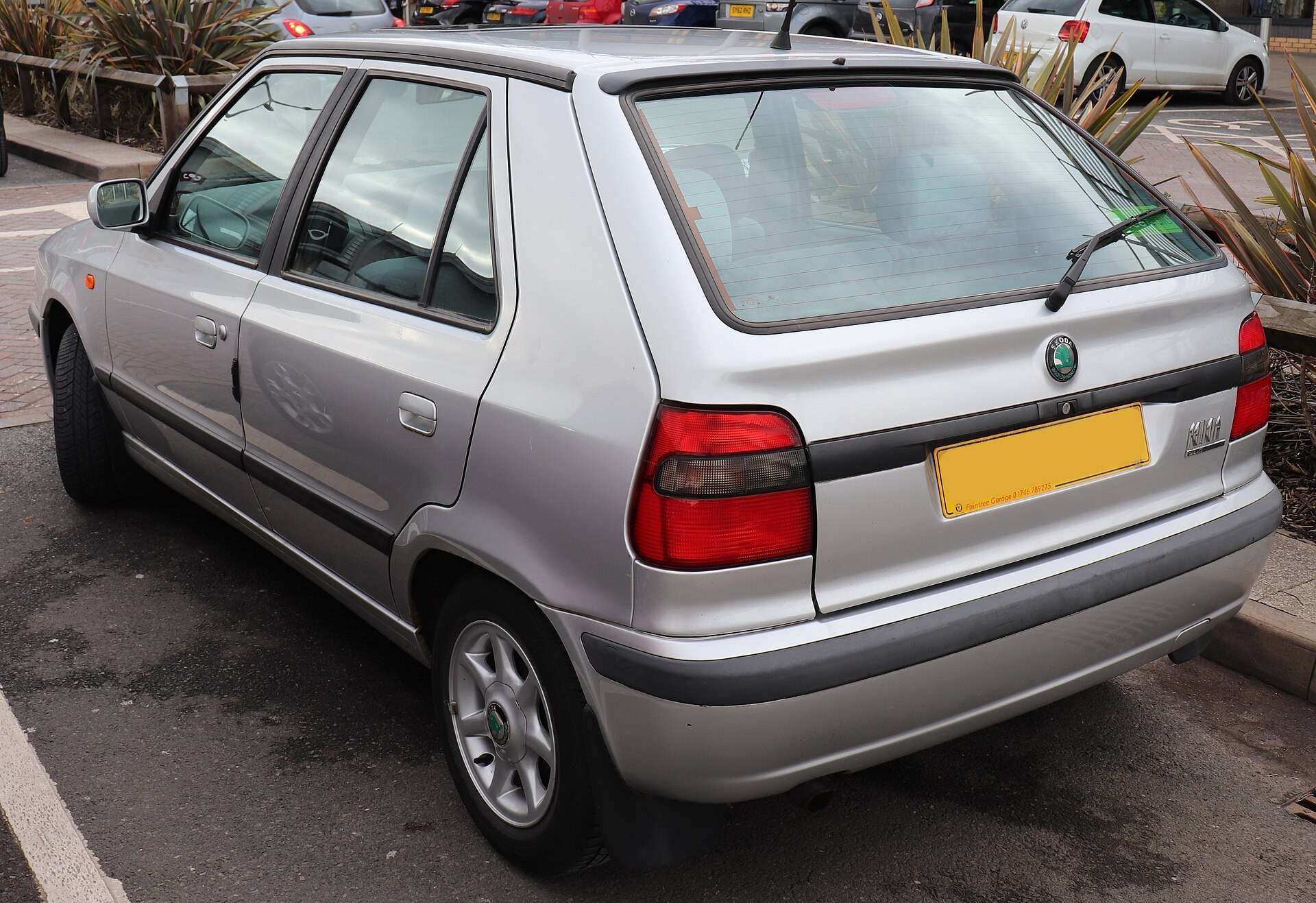 1999 facelift Škoda Felicia GLXi rear view