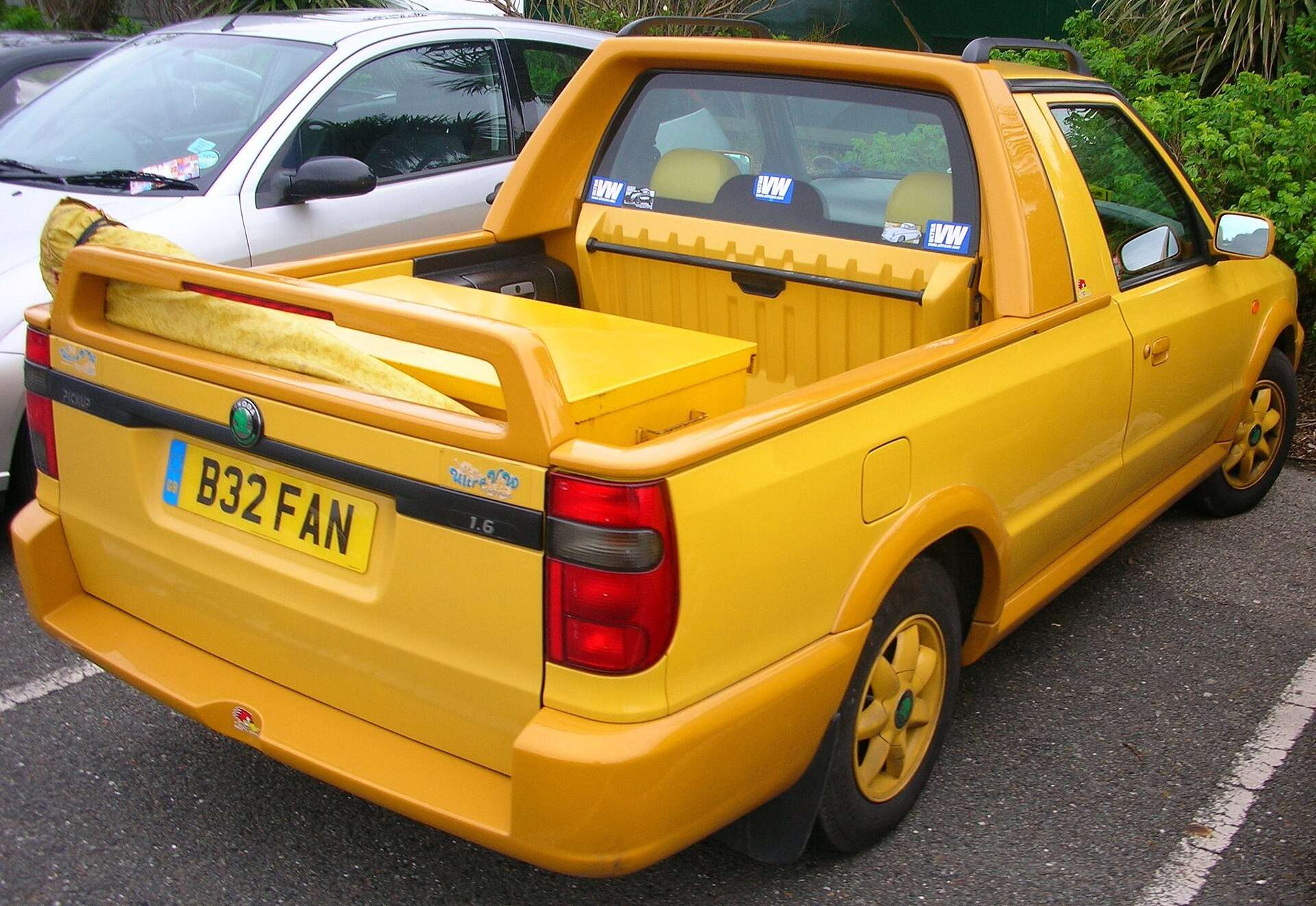 Škoda Felicia Fun showing its pickup body and sliding rear cabin