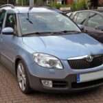 Škoda Roomster Scout front three-quarter view