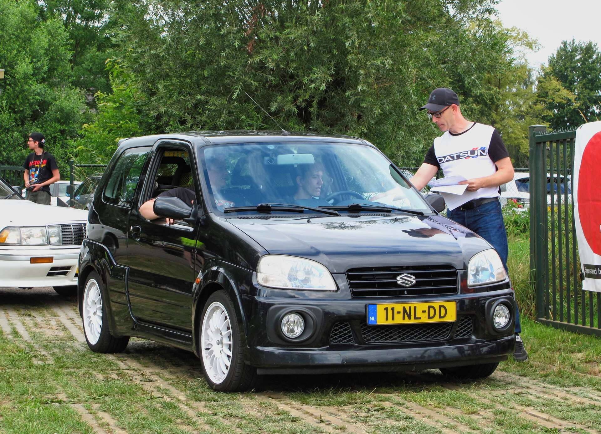 Suzuki Ignis Sport HT81S front three-quarter view