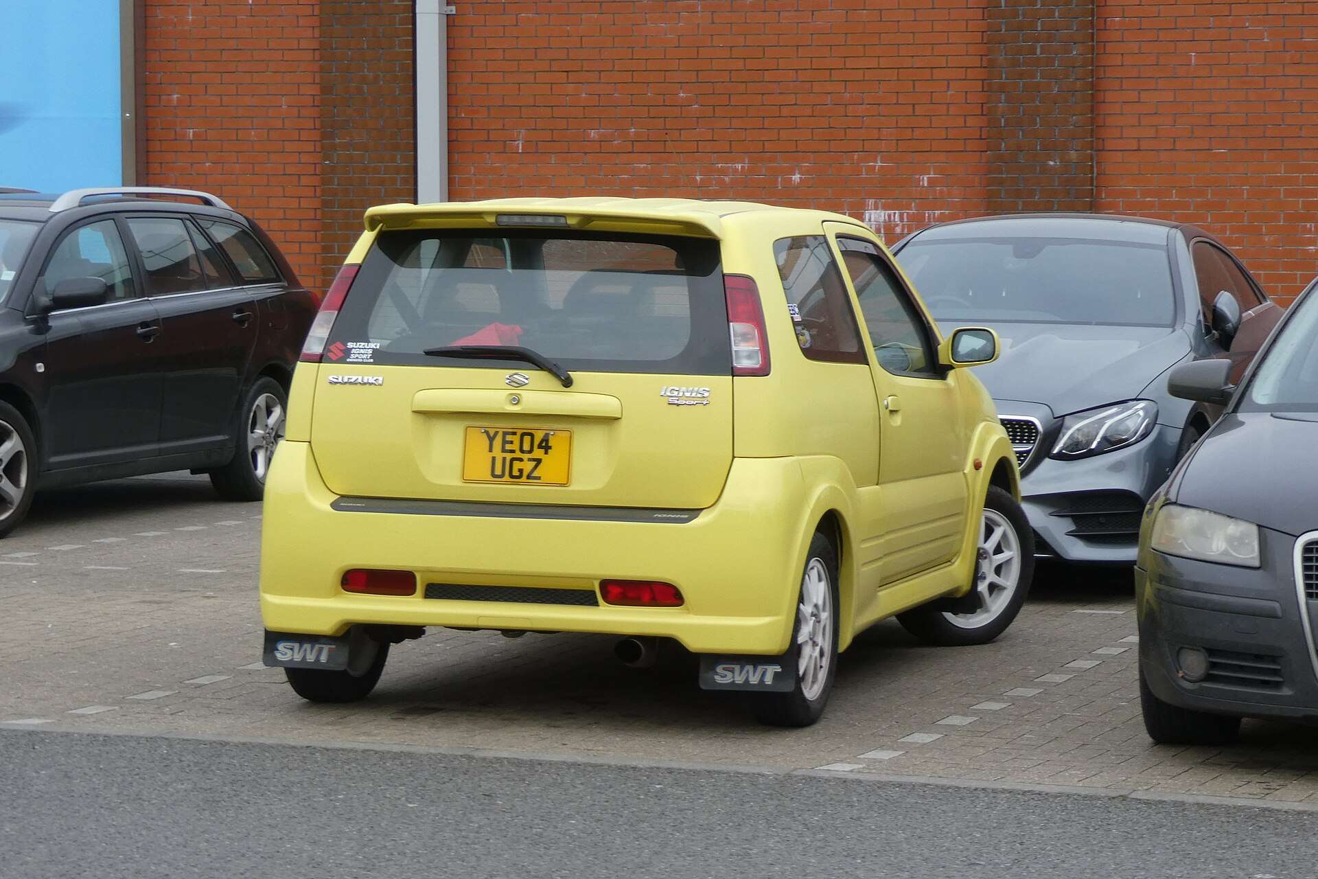 Suzuki Ignis Sport rear three-quarter view