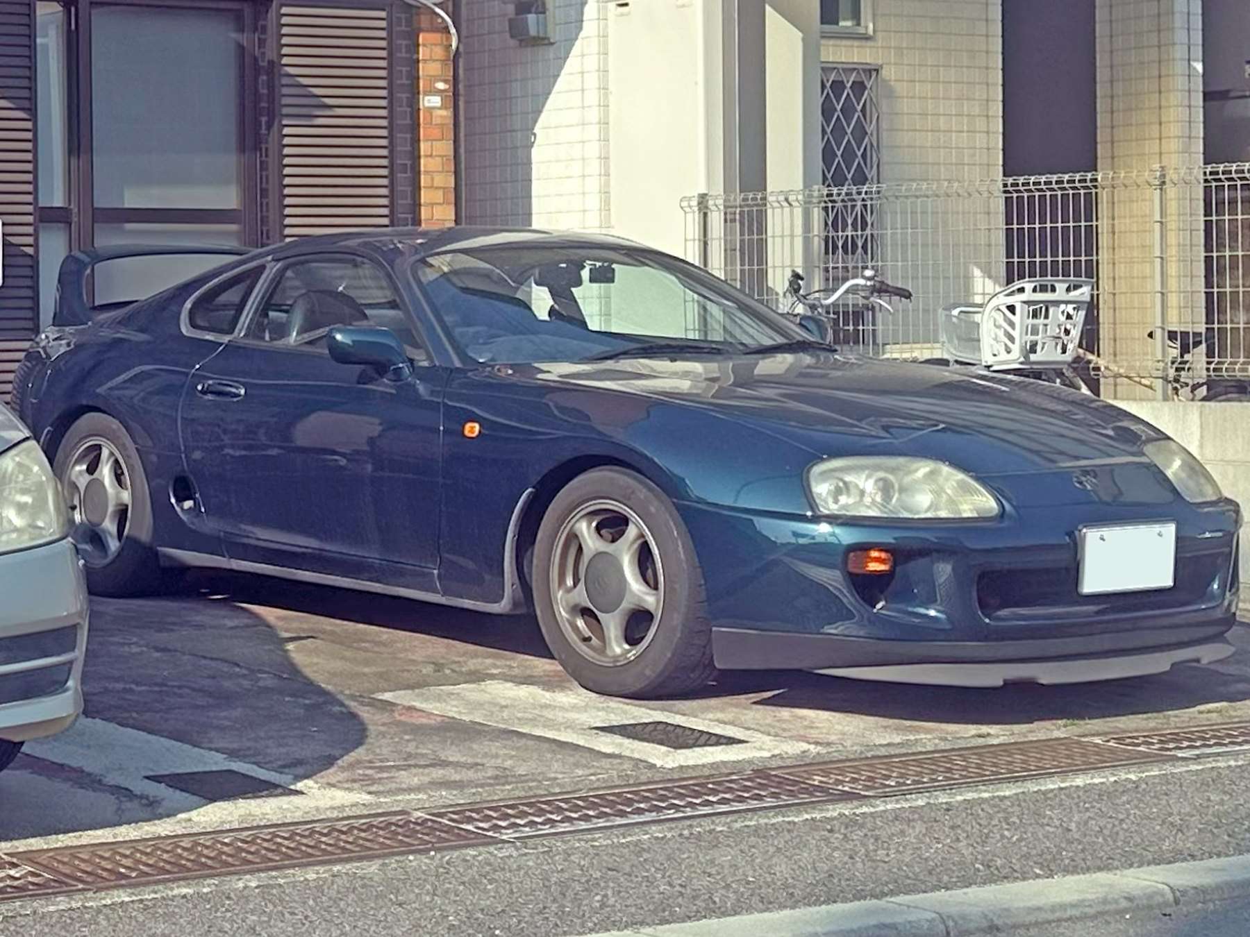 Toyota Supra A80 front three-quarter view