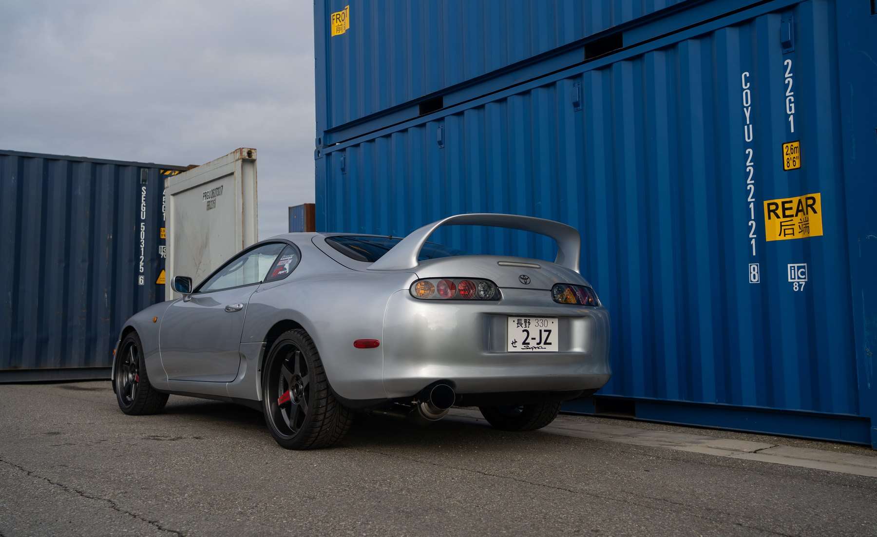 Toyota Supra A80 rear three-quarter view