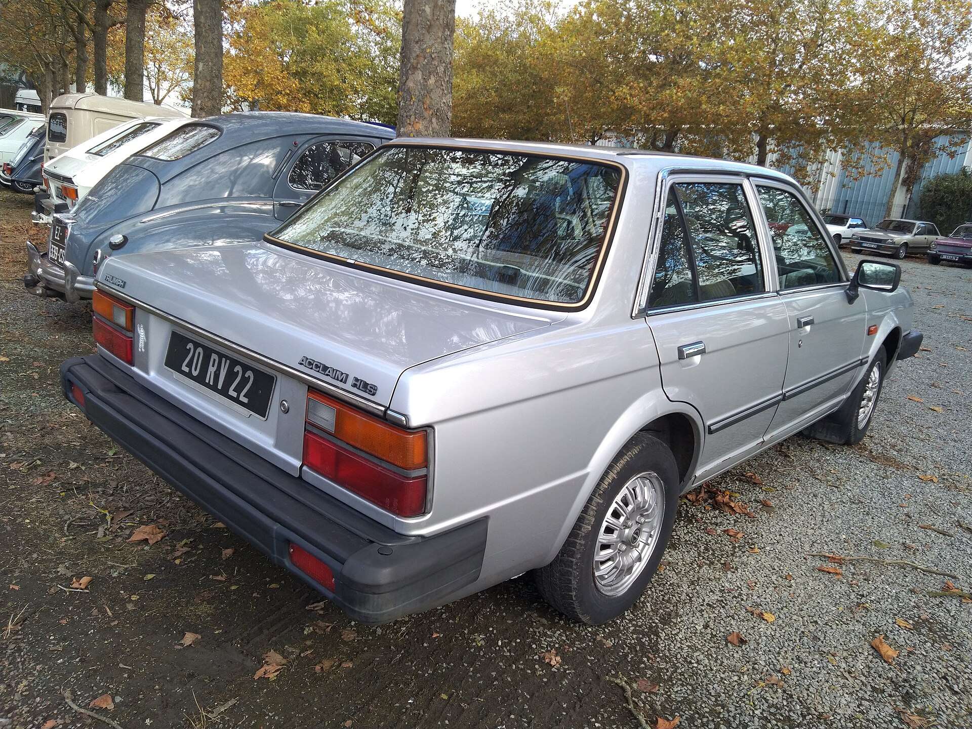 Silver Triumph Acclaim rear three-quarter view