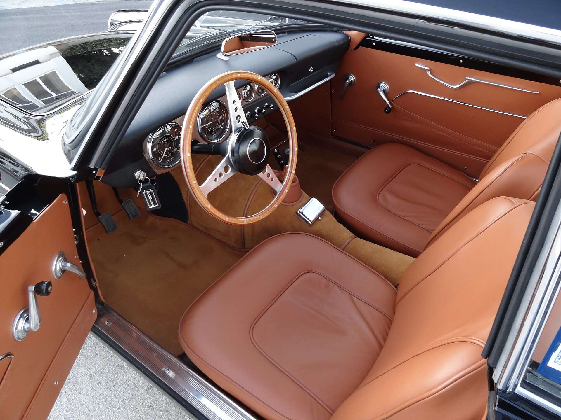 Tan interior of a Triumph Italia 2000