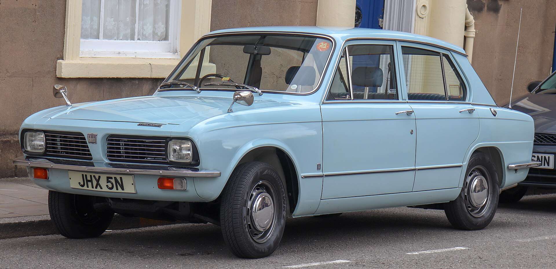 Blue 1975 Triumph Toledo 1.3 front three-quarter view