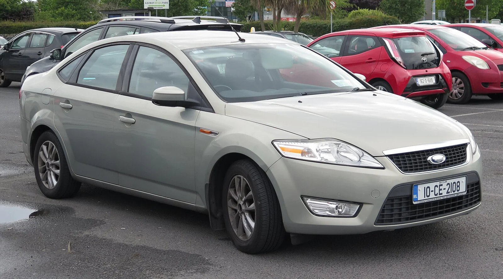Ford Mondeo Mk4 exterior — illustrative model photograph