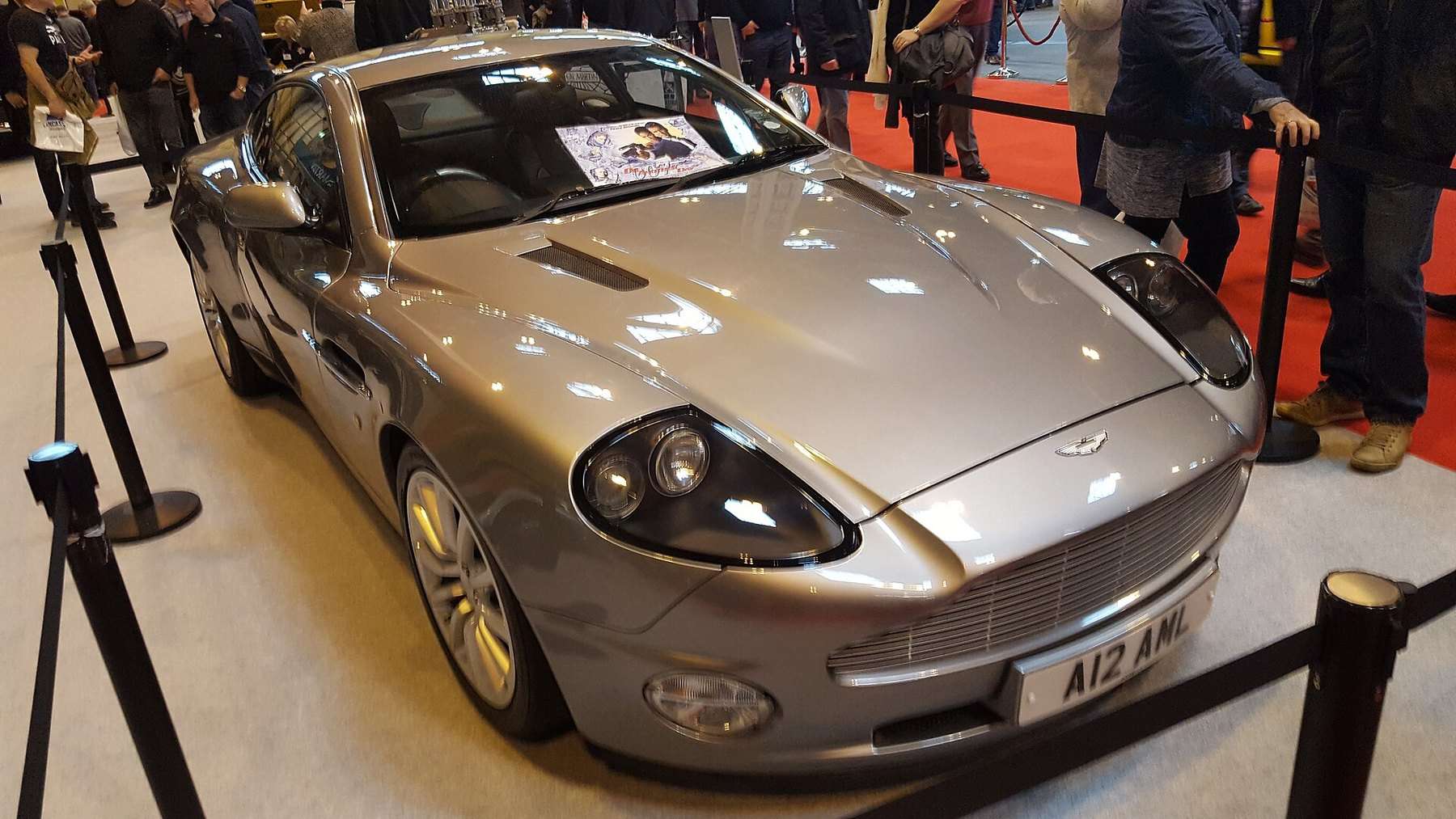 Aston Martin V12 Vanquish