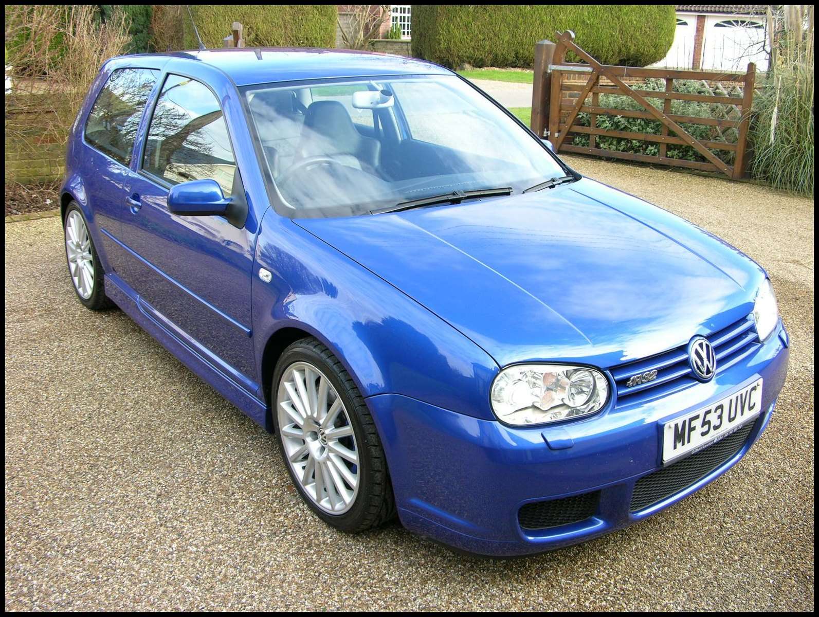 Volkswagen Golf Mk4 R32 side profile