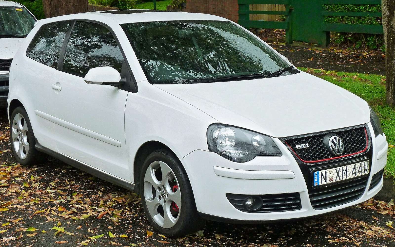 White Volkswagen Polo GTI 9N3 front view
