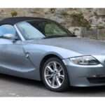 2006 BMW Z4 E85 2.0i Roadster with fabric roof, front three-quarter view